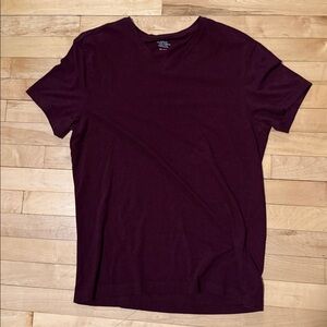 H&M Men's Deep Burgundy V-Neck Short Sleeve Tee